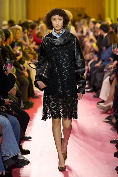 Look 49